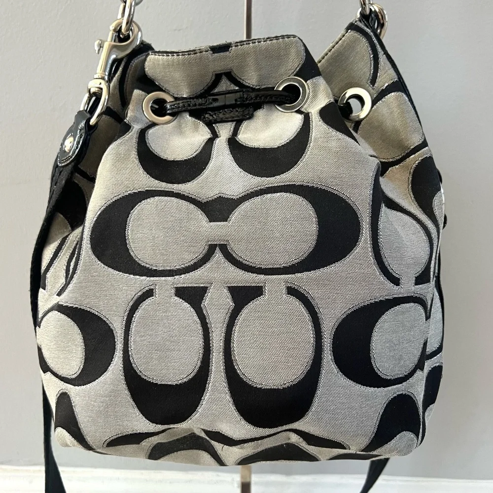 Coach Poppy Metallic Cinch Bucket Bag Black Gray Shoulder Crossbody Bag 17930